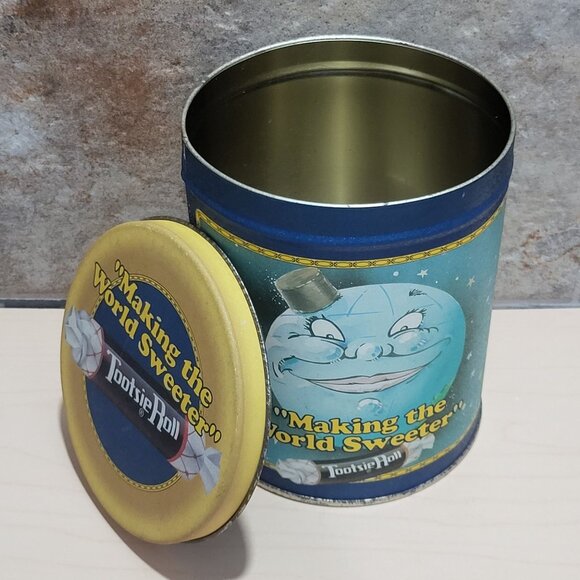 Vintage Tootsie Roll Collectible Tin Smiling Moon Face Making The World Sweeter - Picture 8 of 9